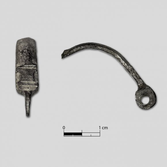 Fibel Bruchstück silber - Fragment einer Armbrustfibel, silber
