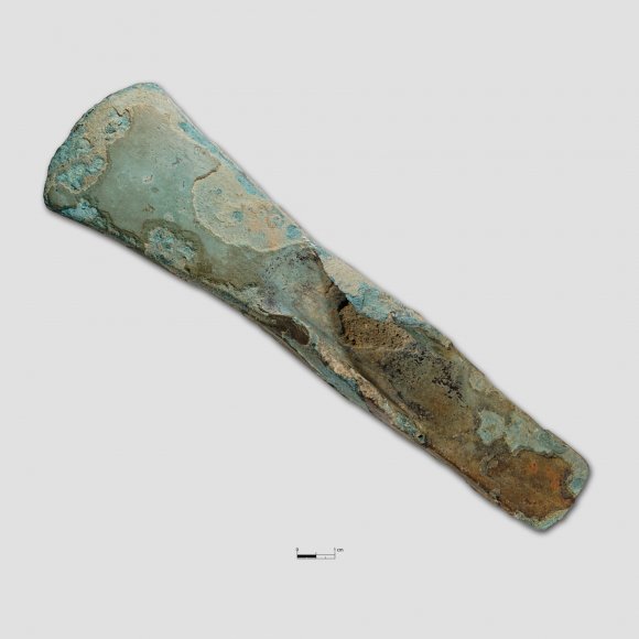 Mittelständiges Lappenbeil | Foto: Uwe Schroeder (© Landesamt für Archäologie Sachsen) Mittelständiges Lappenbeil -